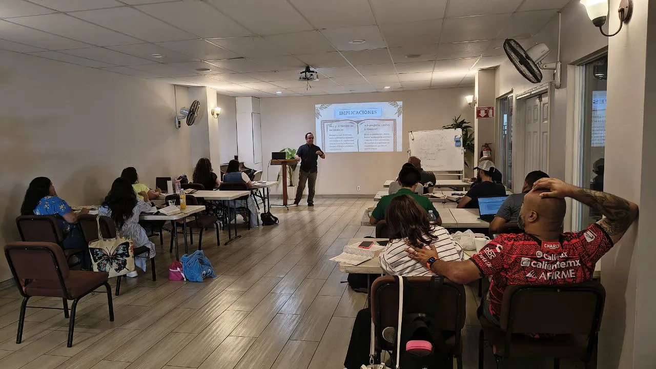 Imagen institucional de la Extensión Ensenada y su sede